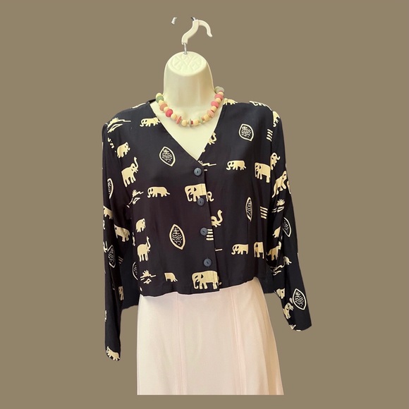 Cropped rayon blouse by Asian Creations. Size Small. - Picture 2 of 9